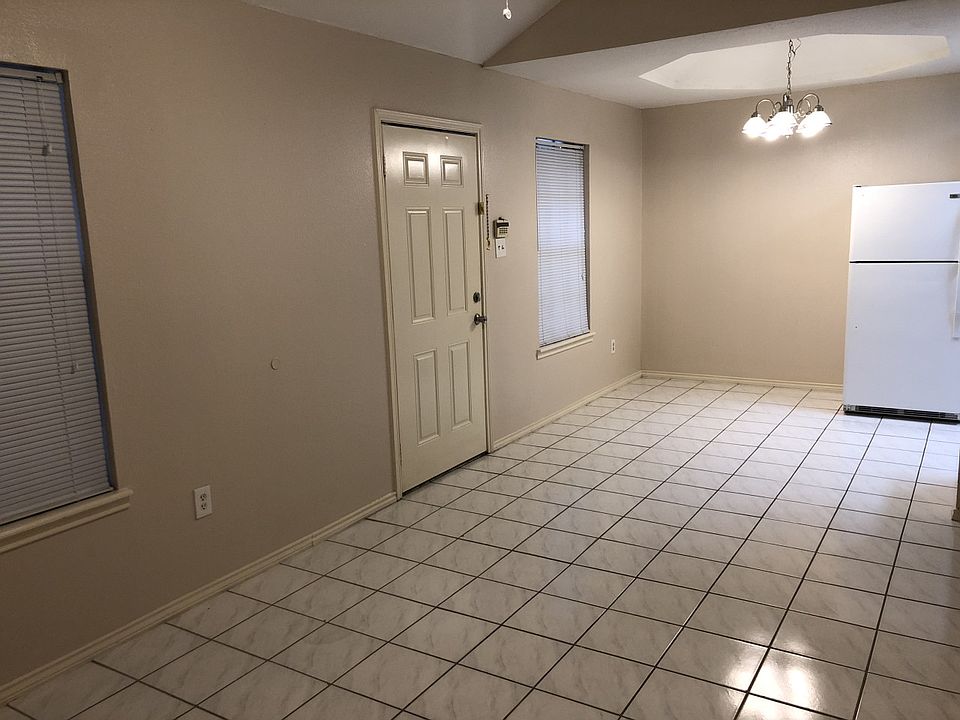 1st image of 918 W Caffery Ave APT 10