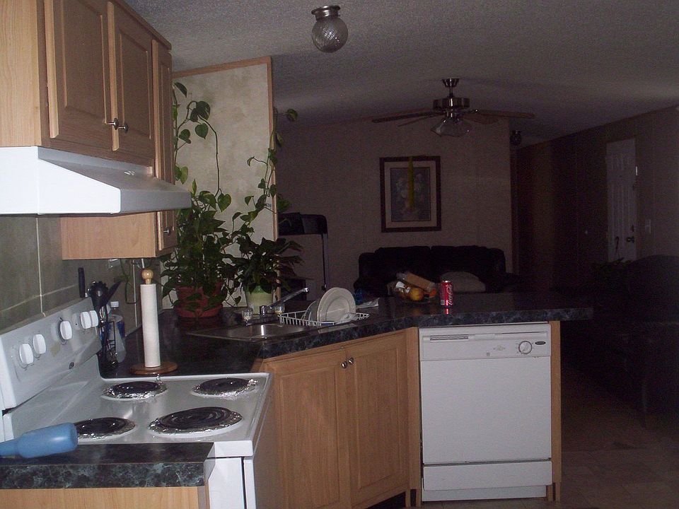 kitchen/living room