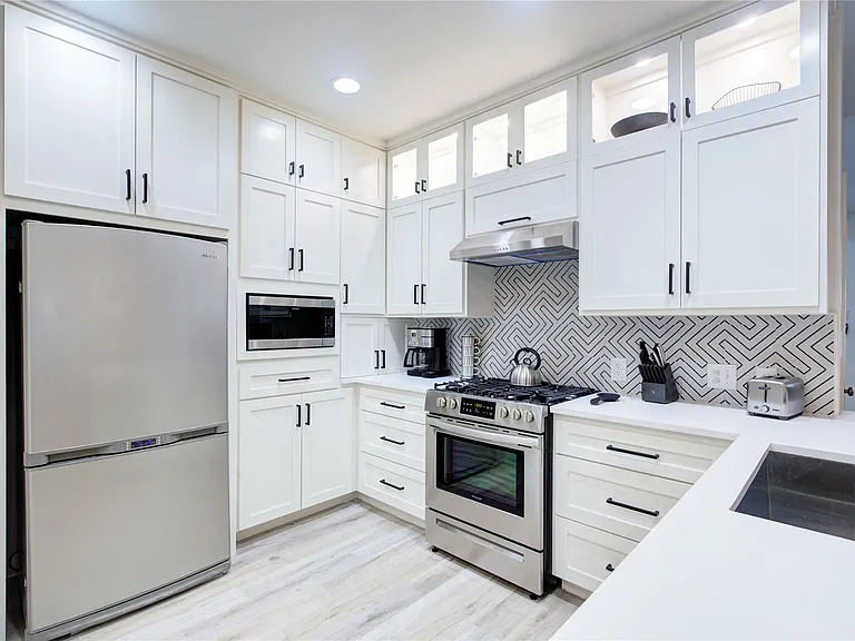 76 Scarlet Woods Ct — Photo 12