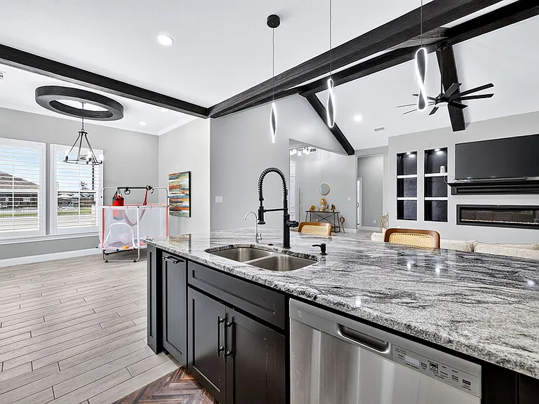 8619 La Jolla Dr — Photo 18