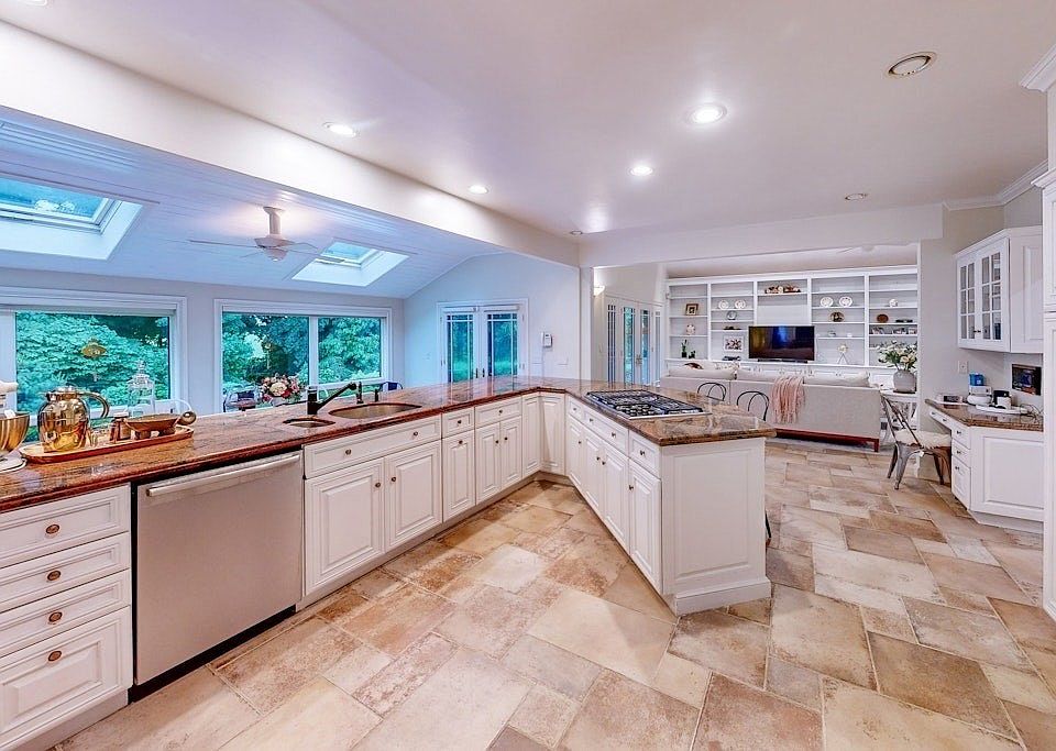 1st image of 108 Campion Rd