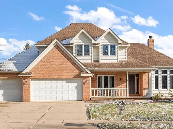 2504 Inverness Dr, Valparaiso, IN 46383