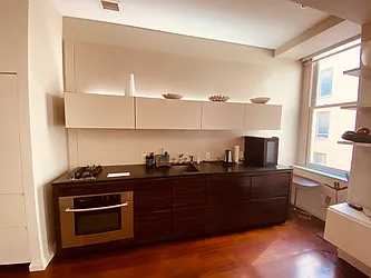 Rented by Metropolis Real Estate of Manhattan