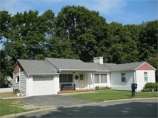 1st image of 20 Ferndale Ave