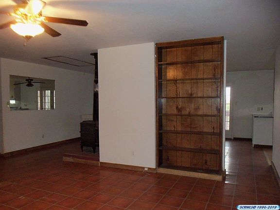 4th image of 600 E 36th St