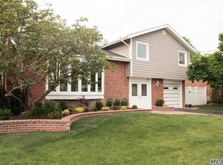 1879 Leonard Ln, Merrick, NY 11566