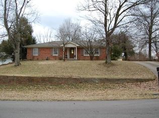 3220 Saxon Dr, Lexington, KY 40503