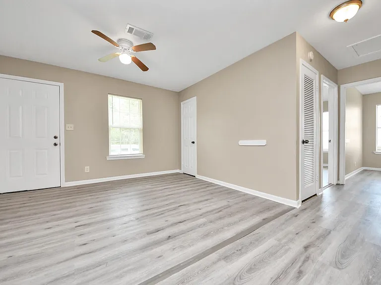 17111 River Rd #C — Photo 6