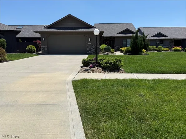 9154 Pleasant Ridge Cir, North Ridgeville, OH 44039