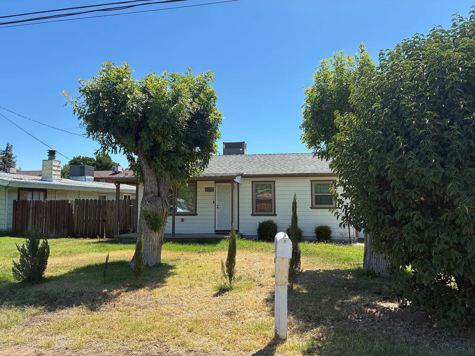 2 bed, 768 sqft, $1,800 — Photo 2