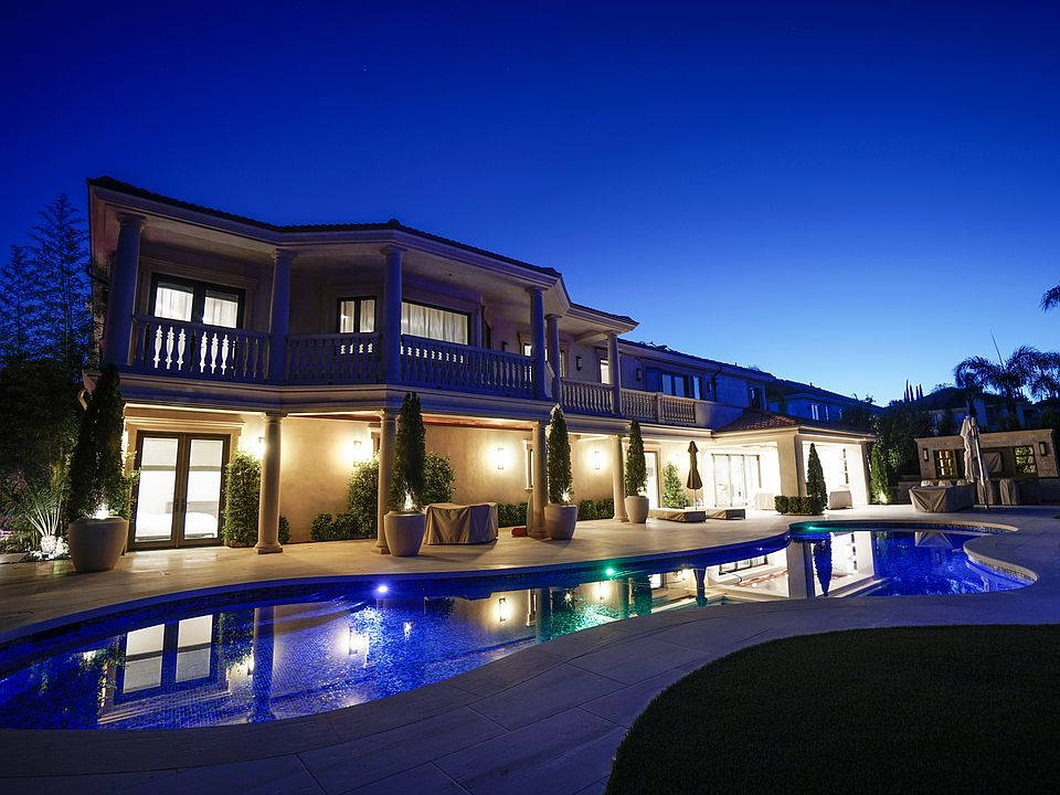 2nd image of 2832 Bentley Way