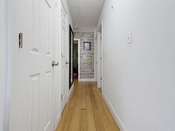 5th image of 20 Kennedy Drive