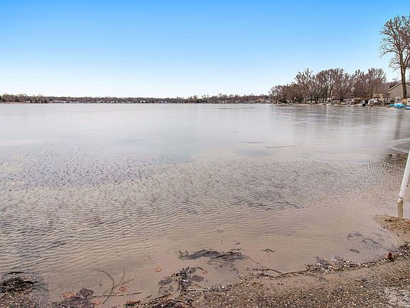 2nd image of 2608 Lake Shore Dr
