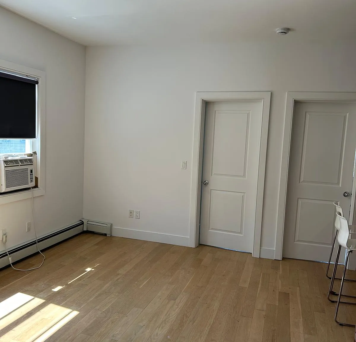2 bed, 700 sqft, $2,200 — Photo 4