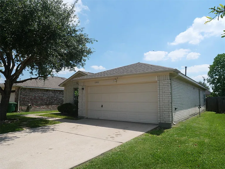 11931 Panay Village Cir — Photo 5