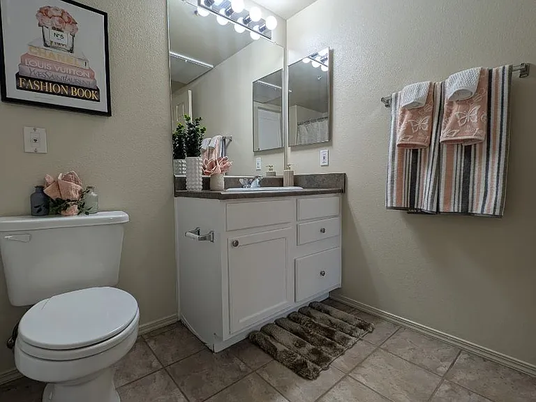 2 bedroom deluxe guest bathroom