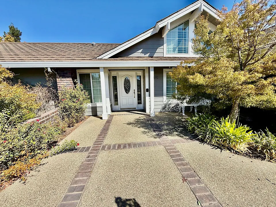 1101 Newport Way