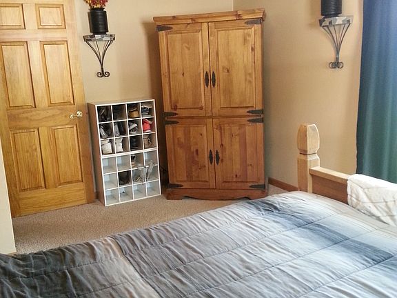 Bed 1 w view of yd out patio