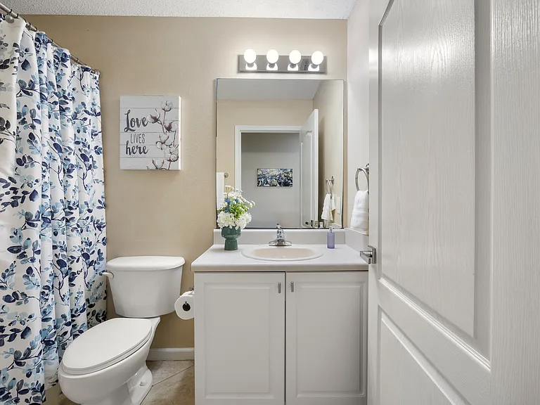 909 Catskill Ln — Photo 34