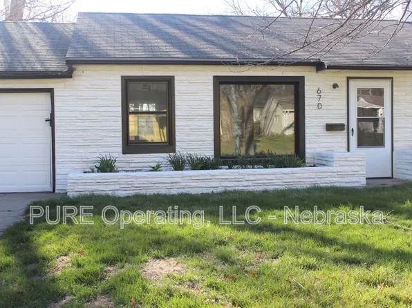 670 S 69th St, Omaha, NE 68106