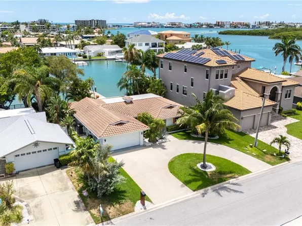 12450 6th St E, Treasure Island, FL 33706