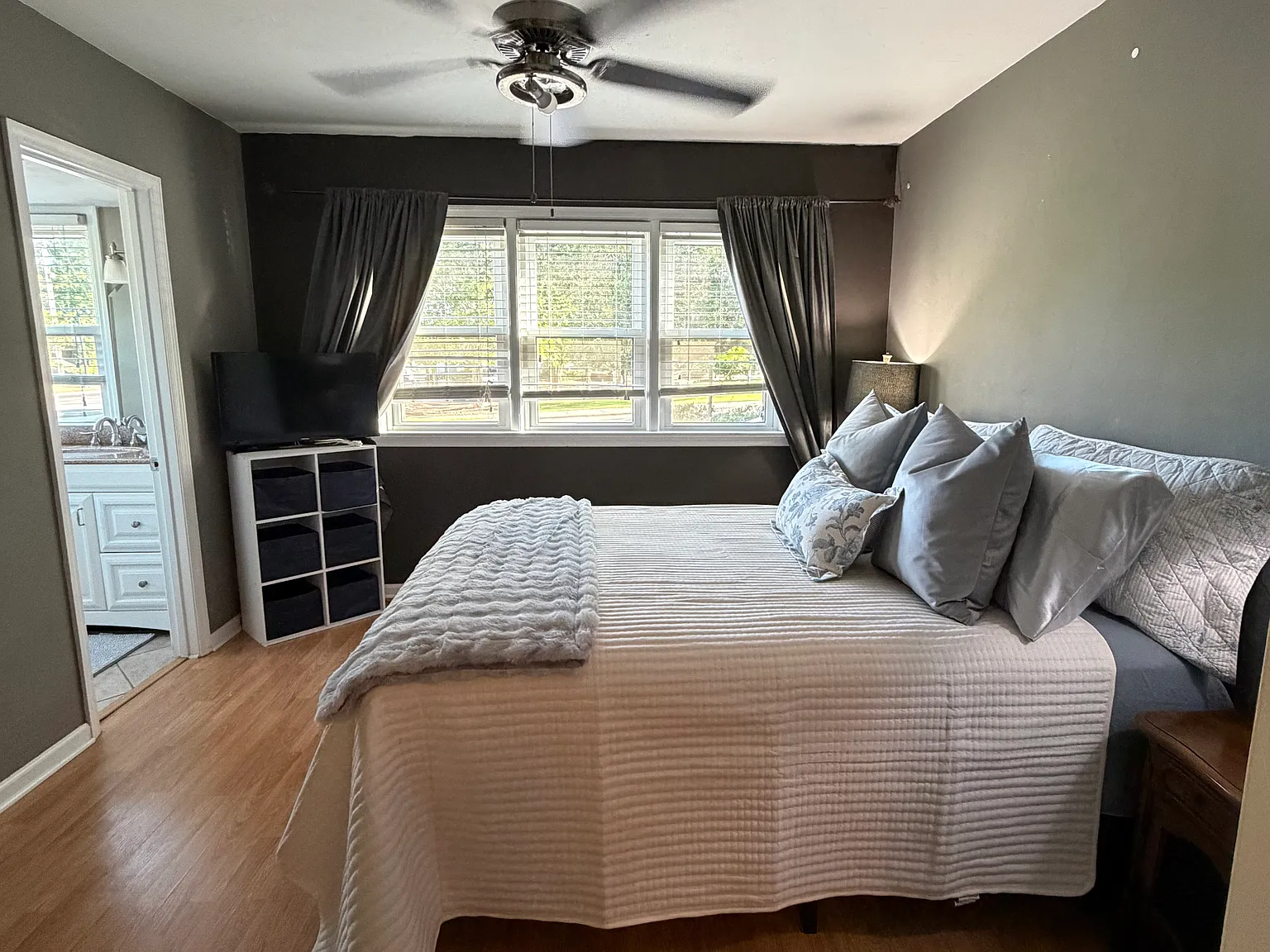 392 S Franklin Blvd — Photo 3