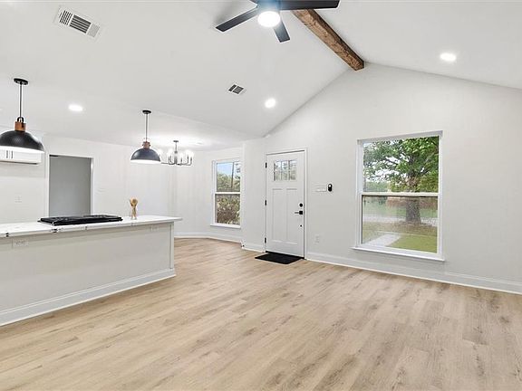 4th image of 3216 Northwestern Dr