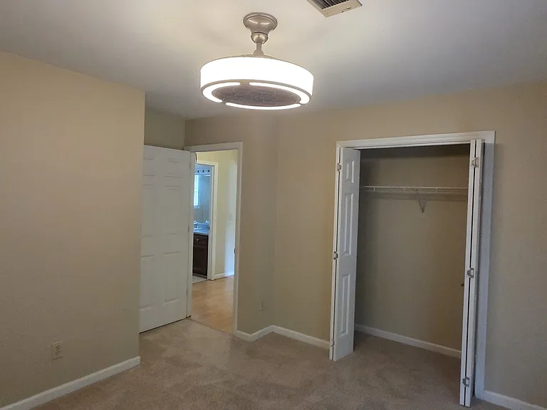 2180 Riverway Dr — Photo 6