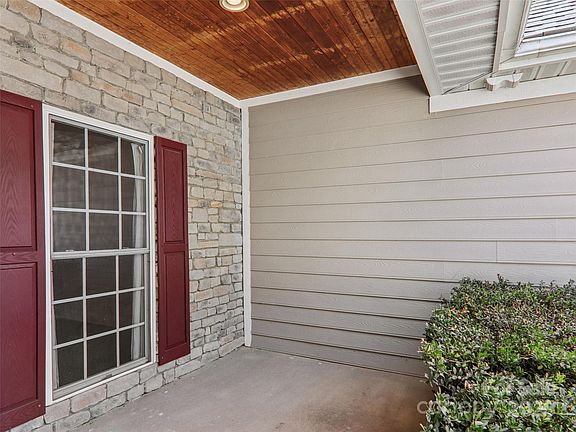 5th image of 888 W Pointe Dr