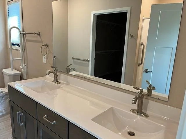 825 Bridle Ln — Photo 4