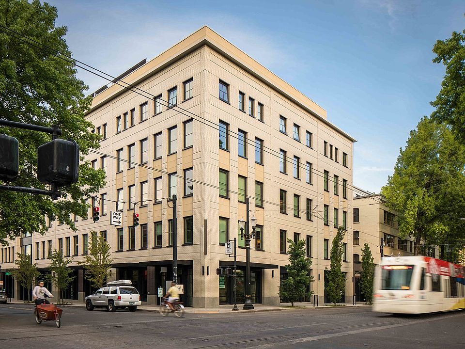 38 Davis Exterior