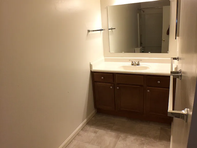 626 Newbridge Ct — Photo 10
