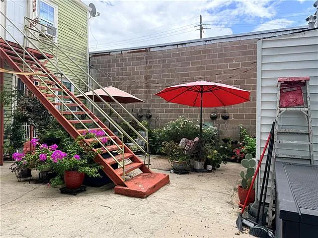 1 bed, 1.0 bath, 600 sqft, $1,050 — Photo 2