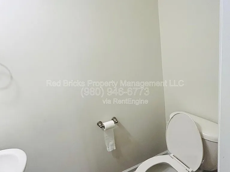 9315 Grand Valley Dr — Photo 11