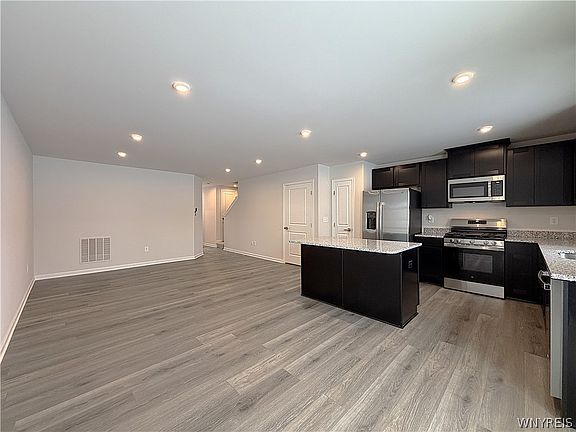 3rd image of 6233 Thornden Park Dr