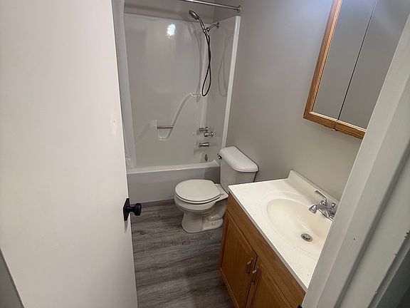 5th image of 108 3rd Ave APT 8
