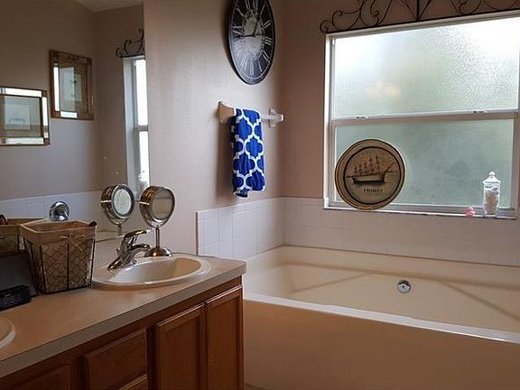 5th image of 2908 Bear Oak Dr