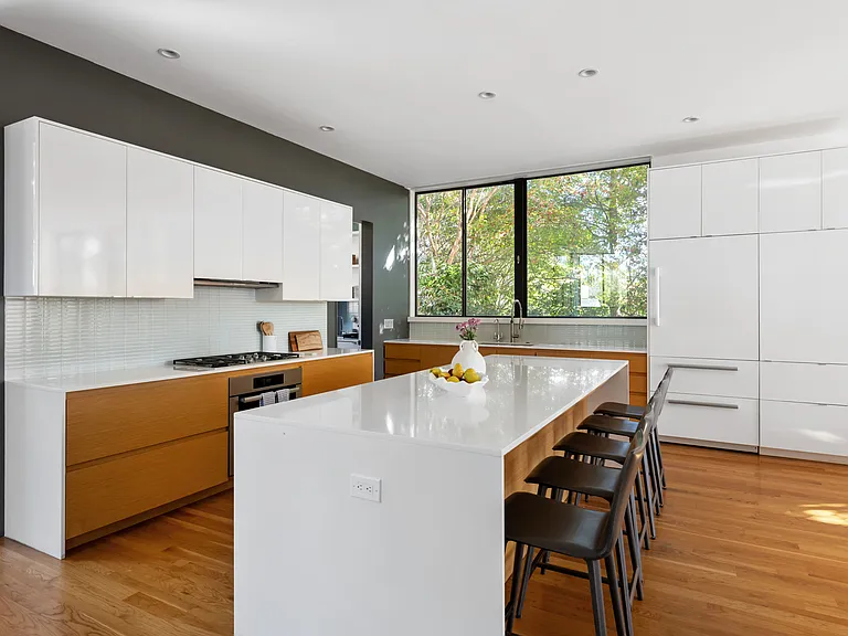 1020 Bellevue Dr NE — Photo 17