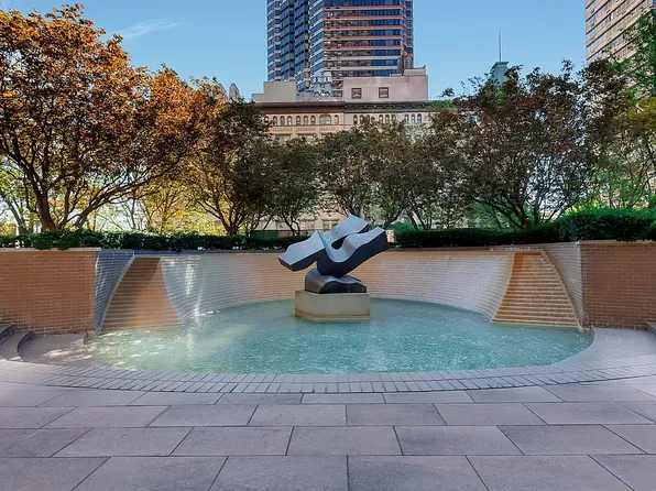 330 East 38th Street image 14 of 27