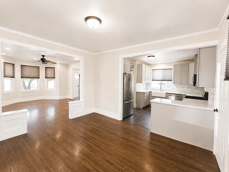 146 NW Jefferson Pl — Photo 12