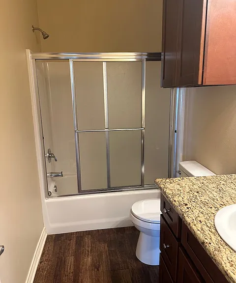 1445 N Hill St #104 — Photo 5