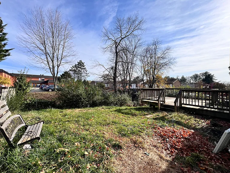 19229 Staleybridge Rd — Photo 37