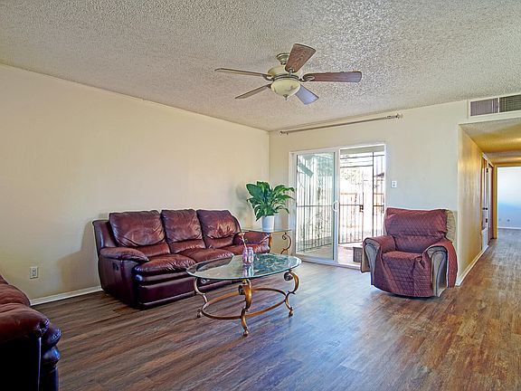 5th image of 614 Palomas Dr SE