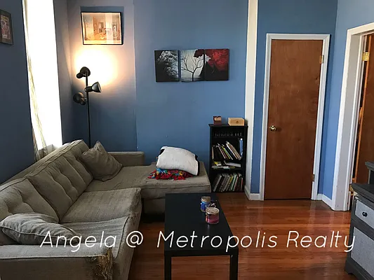 Rented by Metropolis International Realty Inc. | media 4