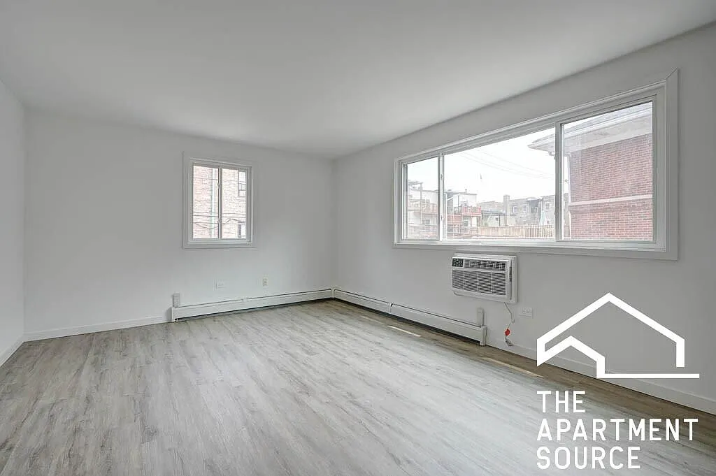 7621 North Sheridan Road #3H — Photo 2