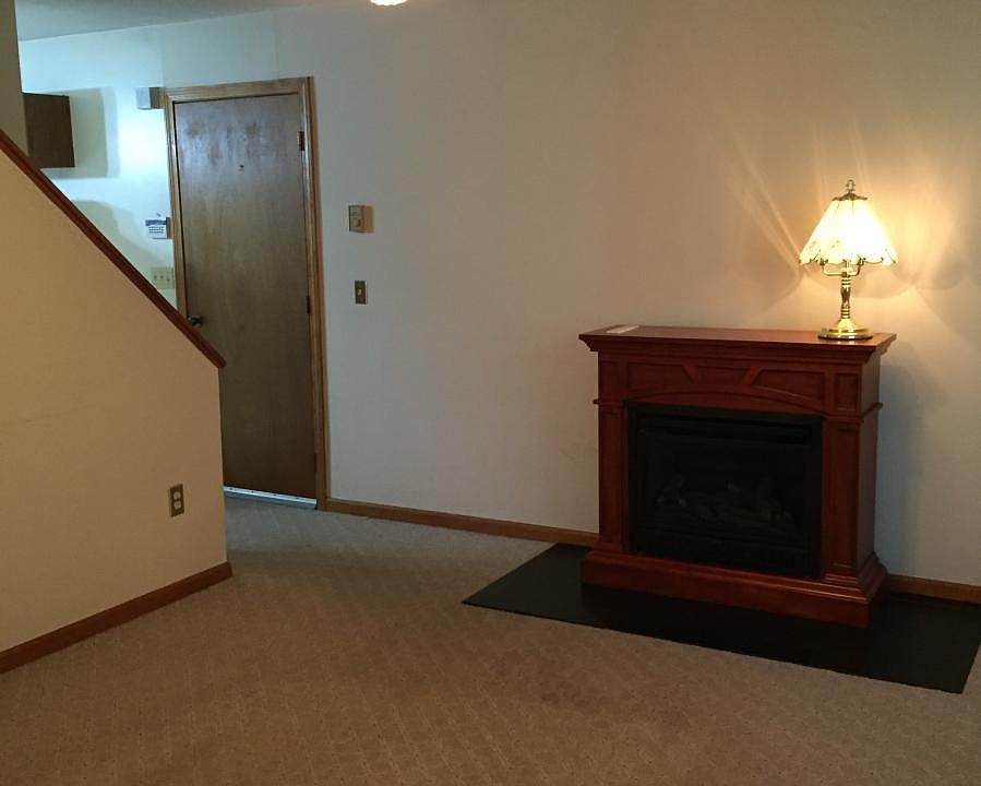 Living room with gas fireplace