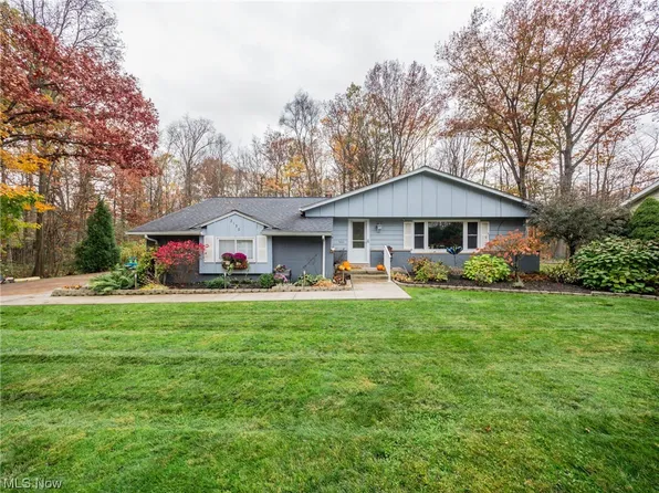 2130 Marshfield Rd, Mayfield Heights, OH 44124
