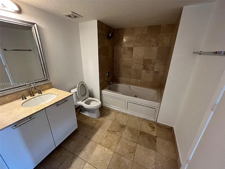 1800 N Bayshore Dr #3904 — Photo 6