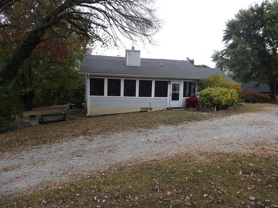 1st image of 7320 Charlotte Dr