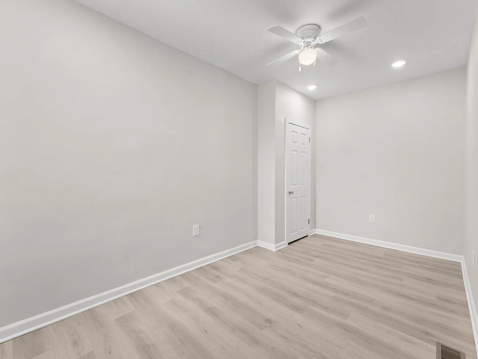 3 bed, 1174 sqft, $1,625 — Photo 4